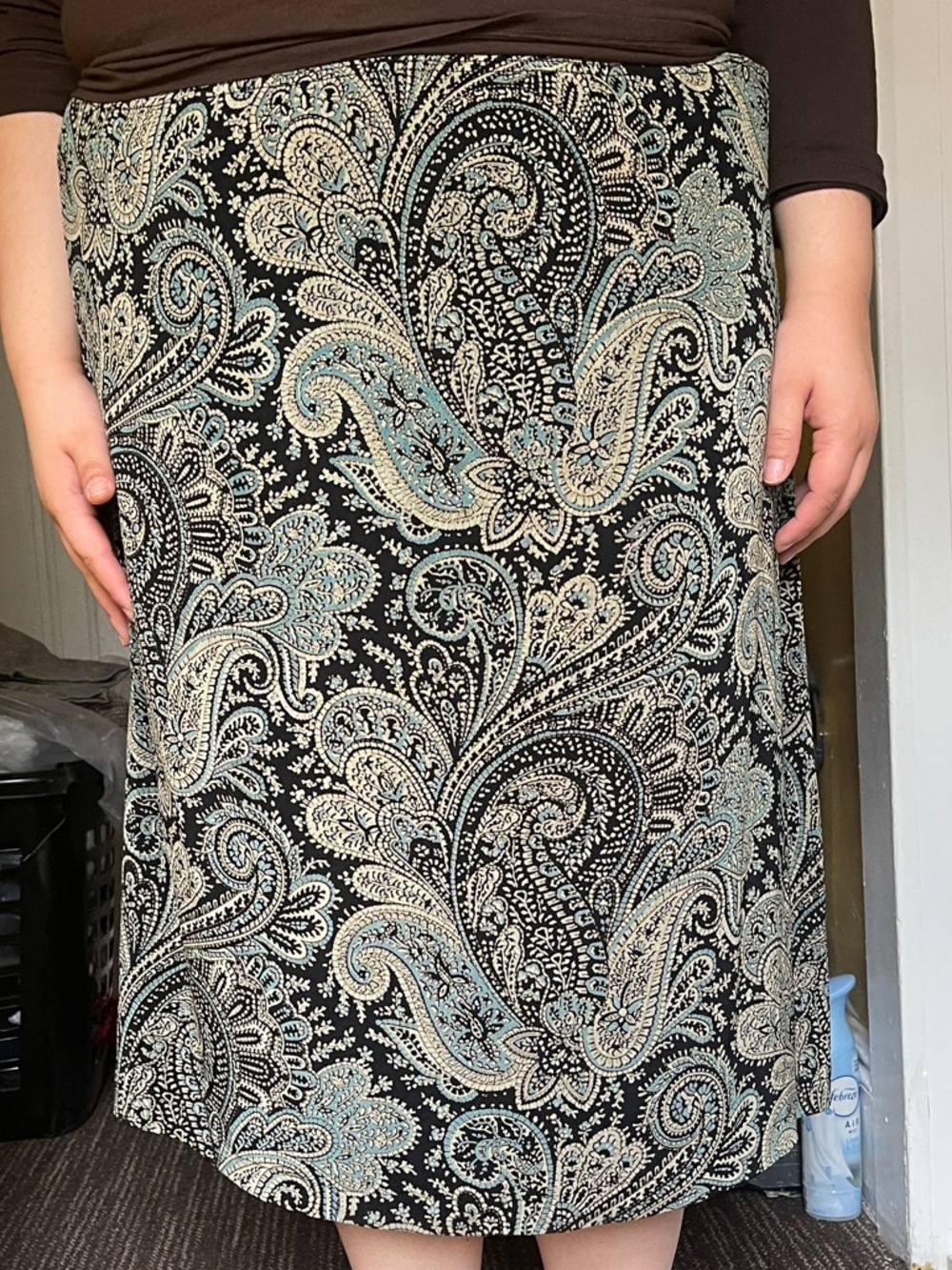 Elegant Paisley Black and Green Skirt